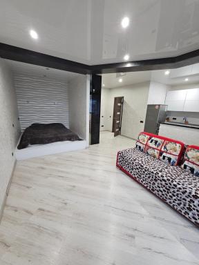 вулиця Дмитра Іващенка Апартаменти - Housity