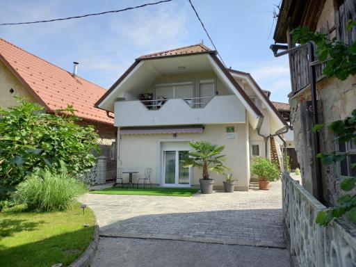 Stara Jezica Apartments with WiFi - Housity