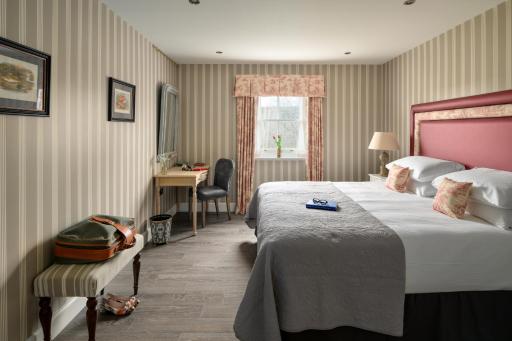 Meikleour Arms Hotel & Restaurant - Housity