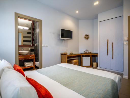 Private Beach Bat Galim Boutique Hotel - Housity