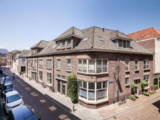 Stadslogement Bij de Sassenpoort - Housity