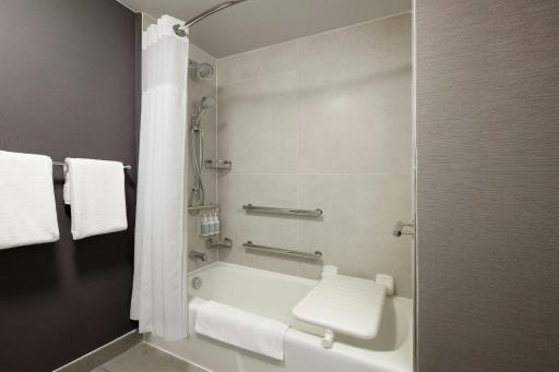 Courtyard Chicago Highland Park/Northbrook - Housity