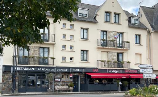 Le Relais De La Place - Housity