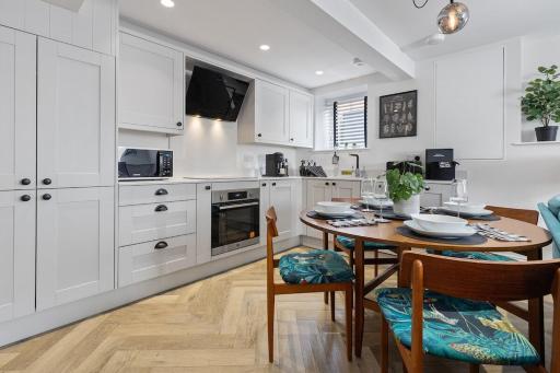 Flat B - Housity