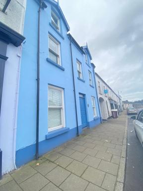 The Blue House Apartments - Housity