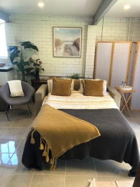Water Street - Garden Views - Housity