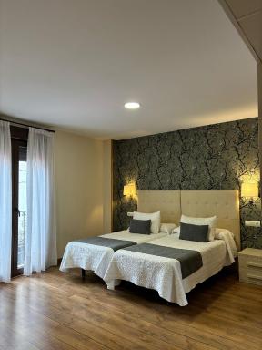 Hotel Molina Real - Housity