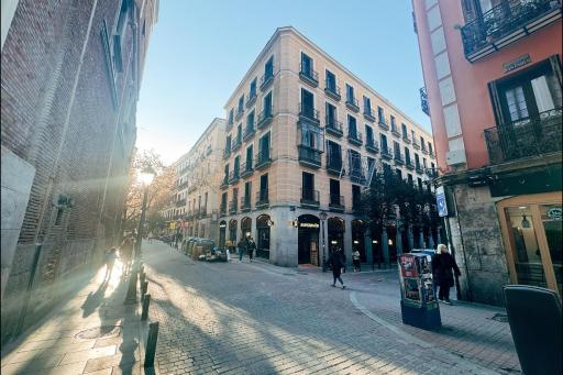 Adventure Hostel Madrid - Housity