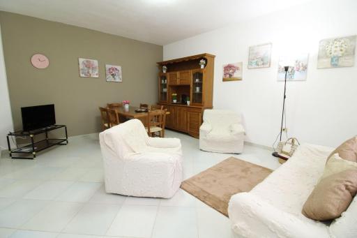 Holiday-House-Camelia-600-meters-from-the-beach - Housity