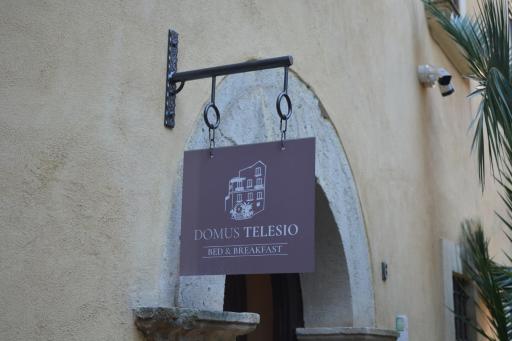Domus Telesio Bed & Breakfast - Housity