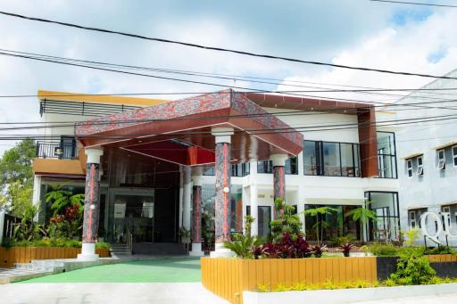 Queen Parrona Hotel by Sativa - Housity