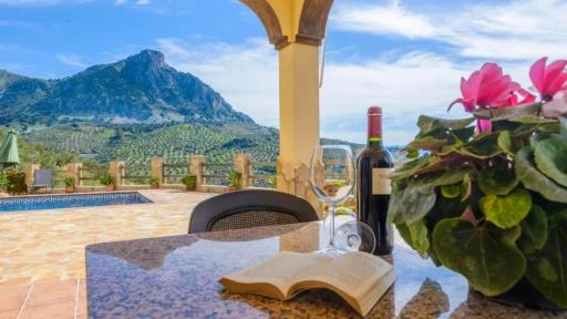 Comfortable Chalet in El Gastor with Private Pool - Housity