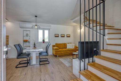 Holiday Home Albina - Housity