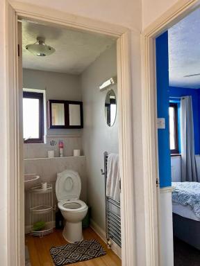 Alba Bally, 2 Bed Flat, by Grays Station - Housity