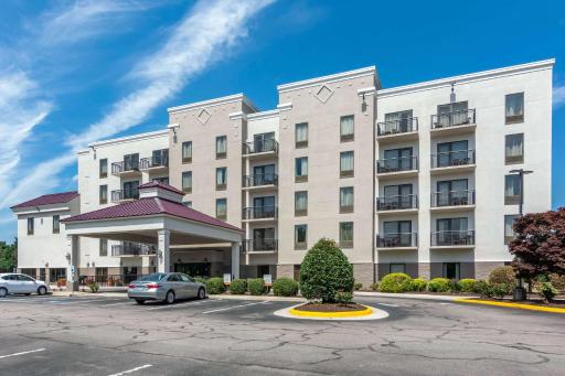 Comfort Suites Southpark - Housity