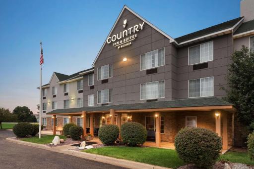 AmeriVu Inn & Suites - Shakopee - Housity