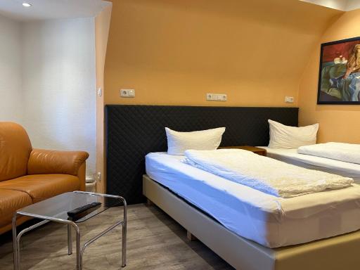 Hotel Quickborner Hof - Housity