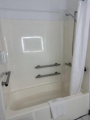 Country Inn & Suites by Radisson, Bloomington-Normal West, IL - Housity
