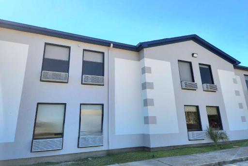 Days Inn & Suites by Wyndham New Iberia - Housity