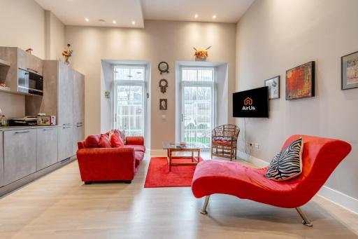 Unique Two Bed Holiday Home in Edinburgh - Housity