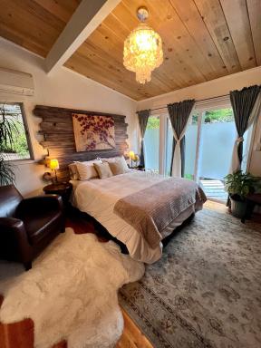 Arcata Forest Retreat Peaceful Redwood Suite 5 min to Downtown Arcata w Private Patio Fountain & Fire Pit - Housity