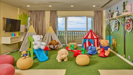 Twin Lakes Hotel near Tagaytay - Housity