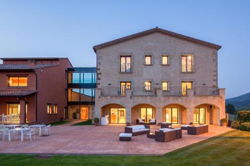 Hotel Vall de Bas - Housity