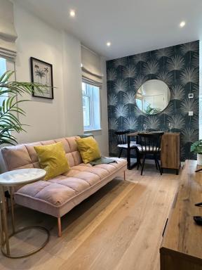 Cosy, modern 1-bed apartment in Bath's iconic centre - Housity