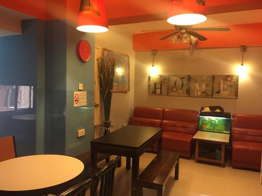 Hong Kong Inn - Housity
