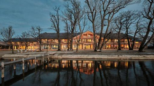 Chiemgauhof Lakeside Retreat - Housity