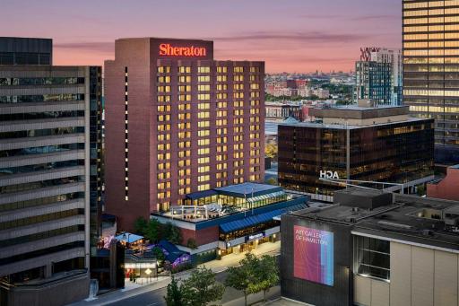 Sheraton Hamilton Hotel - Housity
