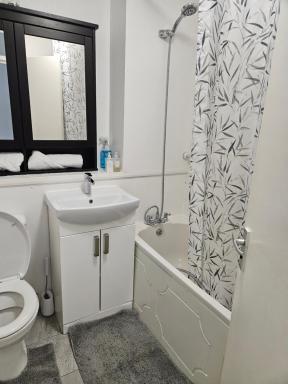 Entire Rental, Easy Reach to Etihad Stadium - Housity