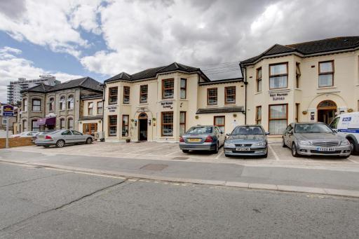 Best Western London Ilford Hotel - Housity