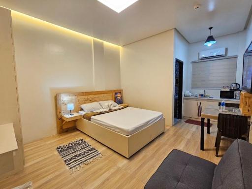 Amado\'s Transient Inn - Free Wide Parking Space - Housity