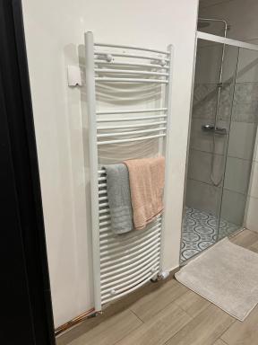 Appartement entier refait à neuf pour court séjour - Housity