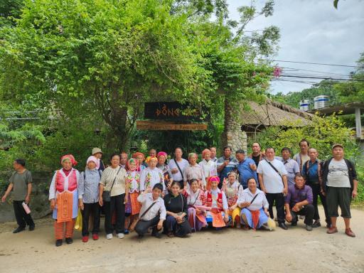 Dong Que Homestay-Tours-Motorbike, Car rental, Hiking - Housity