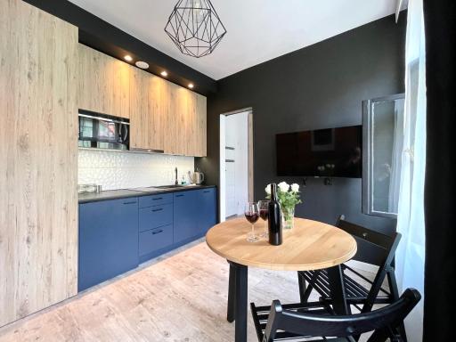 Copernicus Street Apartment - Broken Flowers and Twin Peaks - Housity