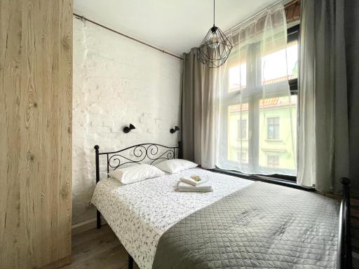 Copernicus Street Apartment - Broken Flowers and Twin Peaks - Housity
