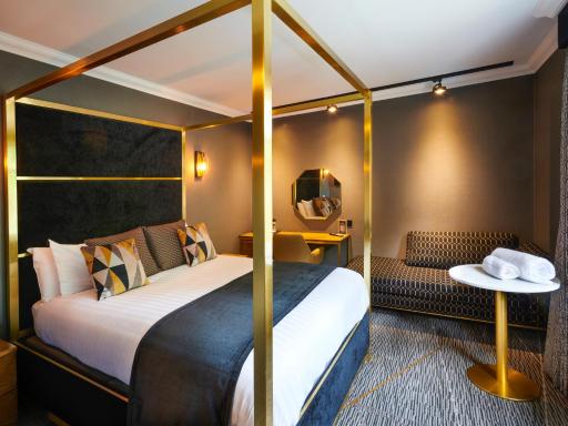 The Royal Toby Hotel - Housity