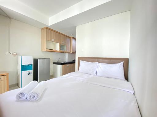 Stylish & Comfy Studio at Dago Suites Apartment By Travelio - Housity