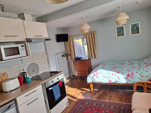 Cheltenham Studio Apartment - Housity