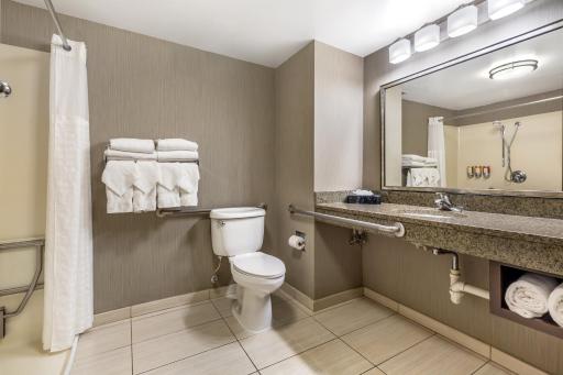 Comfort Inn & Suites Logan International Airport - Housity
