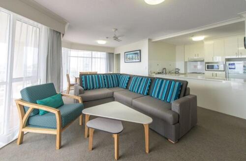 Beach Beachcomber International Resort - Housity