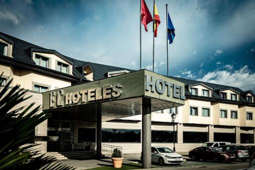 Hotel FC Villalba - Housity