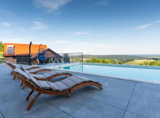 Villa Breg - Housity