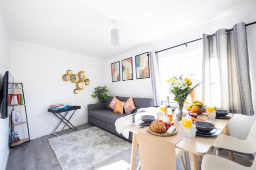 Garden House near shops in quiet location - Housity