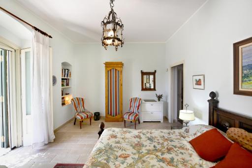 Colonna Country Home - Housity
