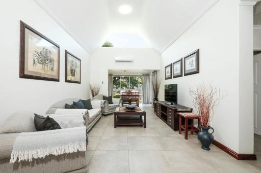 The Bridge 19 - Self Catering - Housity