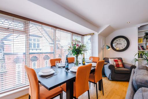 The Knutsford Townhouse by Staycay - Housity