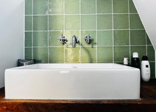 Betty Blue Bed & Breakfast - Housity